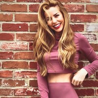 Pada saat saya berusia 26 tahun, saya adalah peminum vodka 24 jam sehari. Aku pingsan di malam hari dan bangun dengan panik, gemetaran hebat, jadi aku menyimpan vodka dalam botol air di samping tempat tidurku. Saya muntah darah secara teratur. Itu menjadi neraka hidup, kata Jessica seperti dikutip dari Daily Star. Foto: Instagram @jessicalandon12