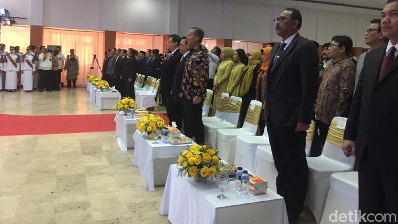 Ketum Golkar-Mendagri Hadiri Sidang Promosi Doktor Zainudin Amali Ketum Golkar-Mendagri Hadiri Sidang Promosi Doktor Zainudin Amali