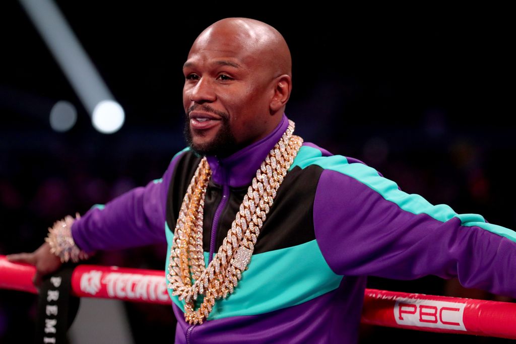 ARLINGTON, TEXAS - MARCH 16: Floyd Mayweather Jr. stands in the ring before Errol Spence Jr takes on Mikey Garcia in an IBF World Welterweight Championship bout at AT&T Stadium on March 16, 2019 in Arlington, Texas. (Photo by Tom Pennington/Getty Images)