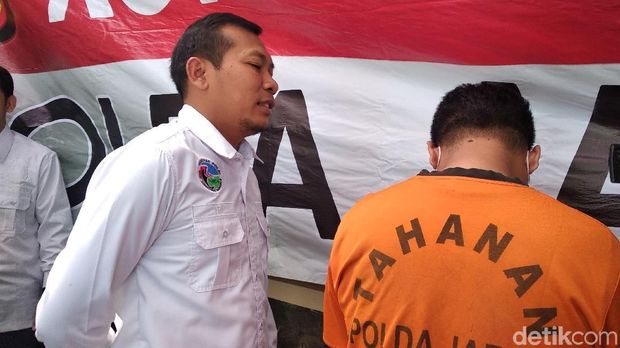 Polda Jabar Tangkap Pria Pembawa Ganja 83 Kg 'Berselimut' Gula Aren