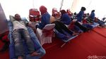 Melihat Pak Polisi Mengkhitan Anak-anak