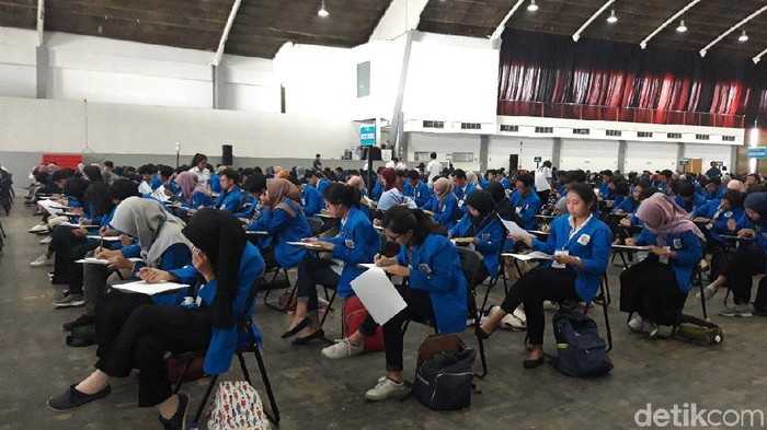 500 Mahasiswa di Surabaya Berebut Beasiswa Pelatihan Soft Skill
