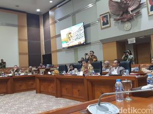 Pertimbangan Amnesti Baiq Nuril Diputuskan Besok, Komisi III Undang Menkum