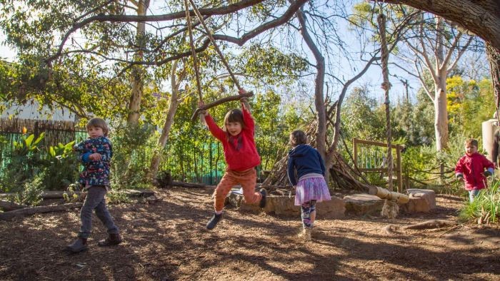 Setop Mainan Plastik, TK di Melbourne Biarkan Murid Bermain Lumpur
