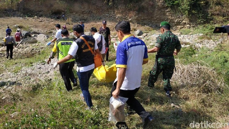 Mayat Perempuan Muda Ditemukan di Bawah Jembatan Ponorogo Mayat Perempuan Muda Ditemukan di Bawah Jembatan Ponorogo