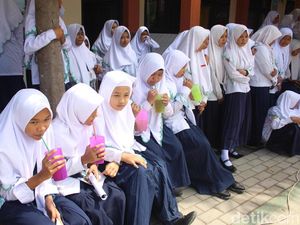 Sekolah Ini Melarang Siswanya Membawa Sampah Plastik