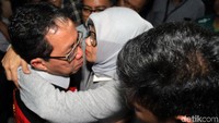 Hakim menyatakan Jokdri terbukti bersalah melanggar Pasal 235 juncto Pasal 233 dan Pasal 55 ayat 1 ke-2 KUHP dengan hukuman 1 tahun 6 bulan penjara. Adapun hal yang memberatkan adalah perbuatan terdakwa mempersulit proses penyidikan lain yang ditangani penyidik Polda Metro Jaya. Sedangkan hal yang meringankan, Jokdri dinilai hakim bersikap sopan dan menyesali perbuatannya serta dianggap ikut berjasa membangun sepakbola di PSSI.