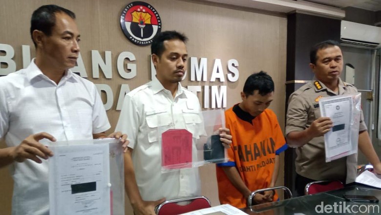 Seorang Guru Ekskul di Surabaya Sodomi 15 Siswa Seorang Guru Ekskul di Surabaya Sodomi 15 Siswa