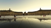 Bordeaux di Prancis juga menjadi salah satu kota terbaik dunia untuk bersepeda. Jalan-jalan santai dengan suasana Eropa jaman duku menjadi hal yang wajib kamu lakukan di sini. (iStock)