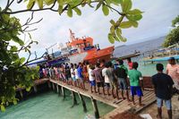 Kala Bank Terapung Disulap Jadi Kapal Bantuan di Halmahera Selatan