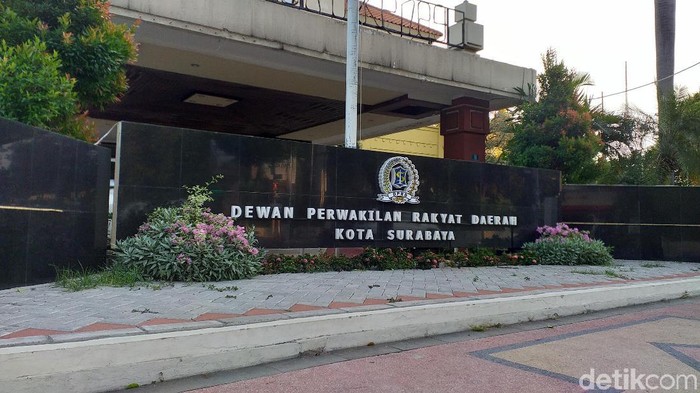 DPRD Surabaya