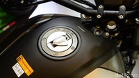 Secara desain Benelli 502 C mengusung tampilan ala motor cruiser.