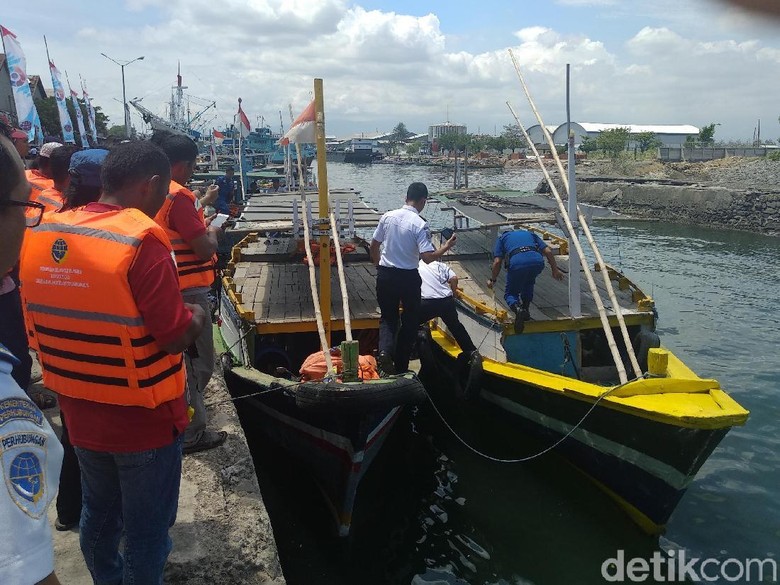 Nelayan Probolinggo - Prigi Diimbau Waspada Gelombang Tinggi Nelayan Probolinggo - Prigi Diimbau Waspada Gelombang Tinggi