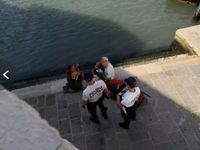 Turis Ini Didenda Rp 14,8 Juta karena Bikin Kopi di Pinggir Sungai Venesia