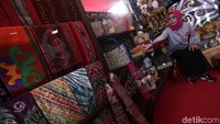 Stand bazar diisi oleh UMKM binaan Pertamina.