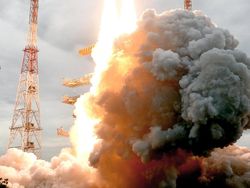 Melihat India Lesatkan Roket Menuju Bulan, Rakyat Merayakan