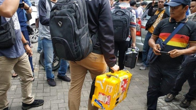 Kantor Digeledah KPK, Kadishub Kepri Tepis Terlibat OTT Gubernur Nurdin Kantor Digeledah KPK, Kadishub Kepri Tepis Terlibat OTT Gubernur Nurdin