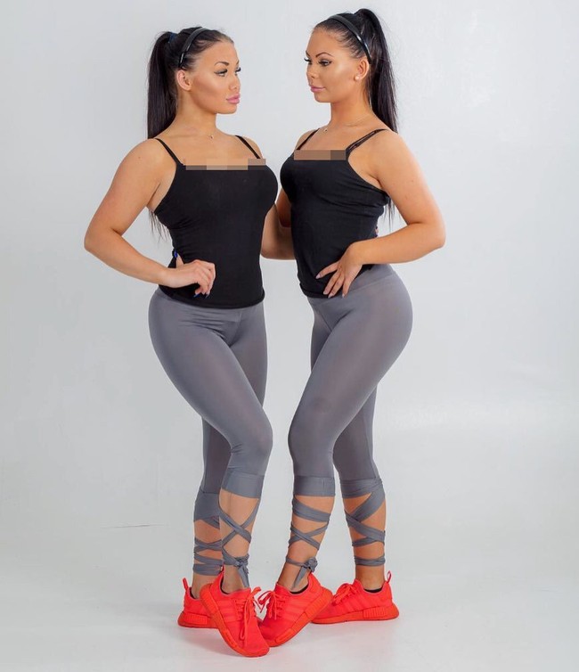 Untuk ke depannya, Julia dan Sofia mengaku berencana untuk melakukan operasi plastik agar semakin mirip. Mereka akan melakukan pembesaran payudara Foto: Instagram