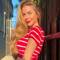 Aku tidak mampu bangun untuk menggunakan toilet karena aku terlalu lemah. Saya tahu saya sekarat dengan cepat dan menjadi putus asa. Saya menelepon seorang mantan dan memohon bantuan. Dengan karunia Tuhan, dia muncul keesokan paginya dengan ambulans, imbuhnya. Foto: Instagram @jessicalandon12