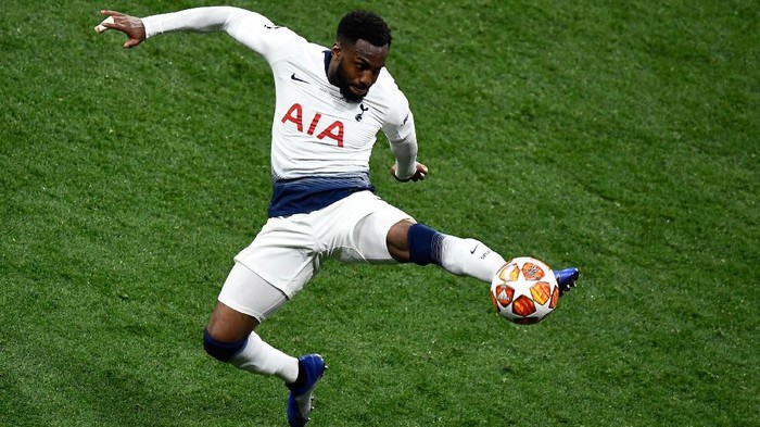 Tottenham Hotspurs English defender Danny Rose controls the ball during the UEFA Champions League final football match between Liverpool and Tottenham Hotspur at the Wanda Metropolitan Stadium in Madrid on June 1, 2019. (Photo by OSCAR DEL POZO / AFP)