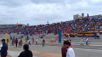 Acara nonton bareng diadakan di banyak tempat. Foto: ISRO