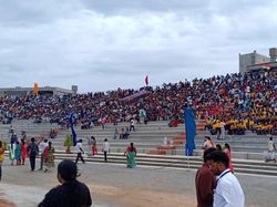 Melihat India Lesatkan Roket Menuju Bulan, Rakyat Merayakan