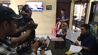 Selain menggugat Bupati, pihaknya juga akan mengkaji potensi pelanggaran pidana yang dilakukan Bupati. Berdasarkan UU Nomor 8 Tahun 2016 tentang Perlindungan Disabilitas, siapa pun dilarang menghalang-halangi disabilitas untuk mendapatkan hak-haknya, termasuk hak mendapatkan penghidupan.