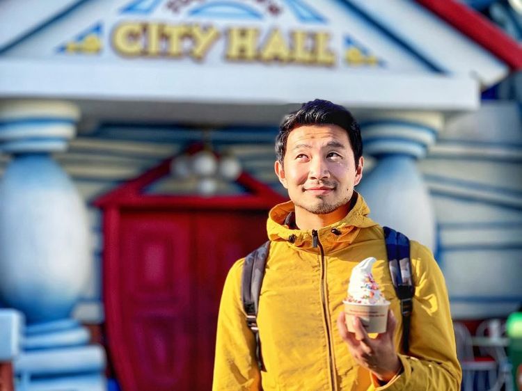 Kulinerannya Simu Liu, Superhero Asia Pertama Besutan Marvel