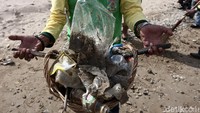 Kemudian ada Bantuan Air Bersih, Kampung Literasi, Sekolah Rawa Hutan Delta Mahakam, Eduwisata Mangrove, Konservasi Bekantan, dan Program Penguatan Masyarakat.
