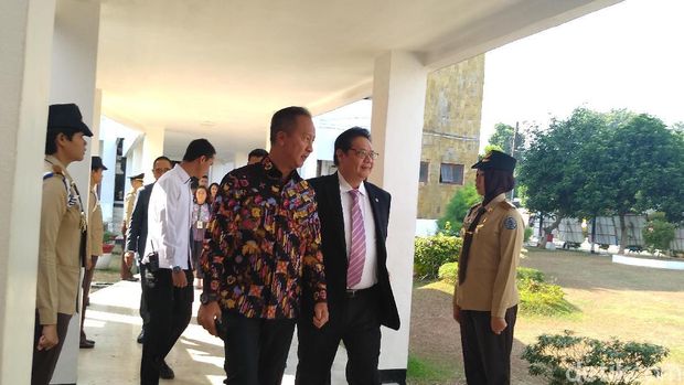 Ketum Golkar-Mendagri Hadiri Sidang Promosi Doktor Zainudin Amali