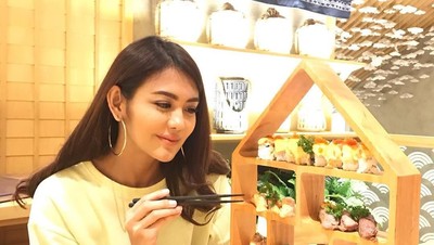 Kopi hingga Sushi Jadi Santapan Favorit Juliana Moechtar Saat Kulineran