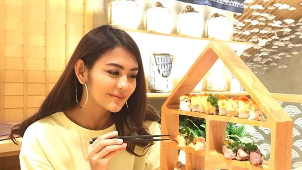 Kopi hingga Sushi Jadi Santapan Favorit Juliana Moechtar Saat Kulineran