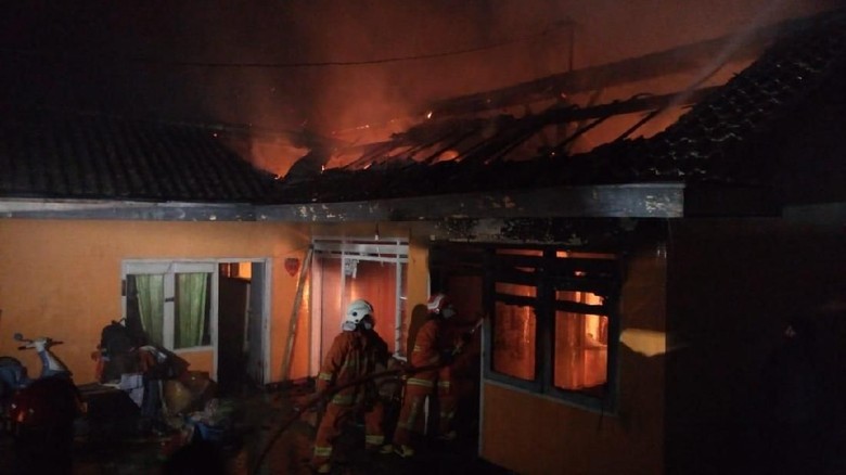 Sebuah Rumah di Kota Batu Terbakar, 4 Penghuni Dilaporkan Tewas