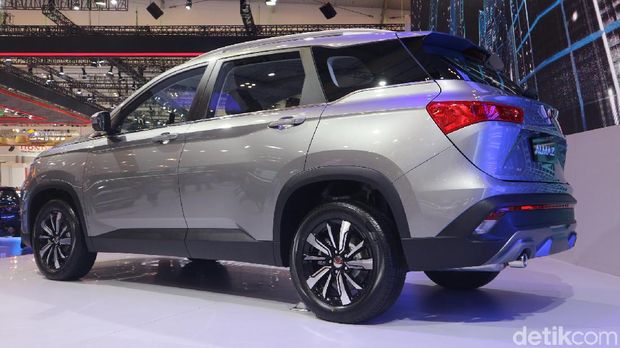 Wuling Almaz