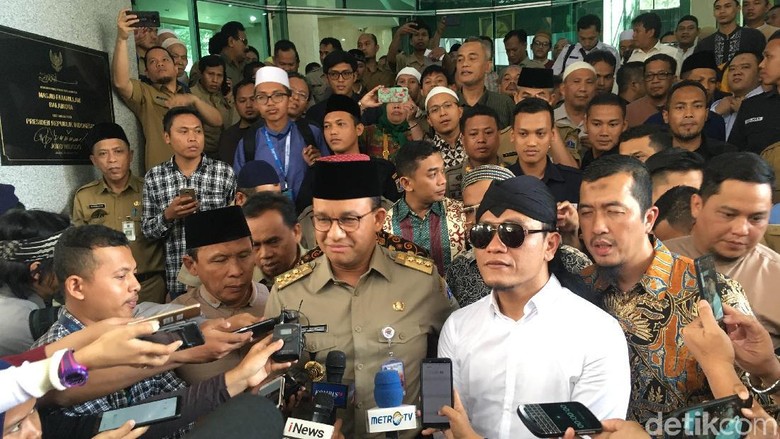 Gus Miftah Minta Izin Anies untuk Tausiah di Klub Malam Jakarta Gus Miftah Minta Izin Anies untuk Tausiah di Klub Malam Jakarta