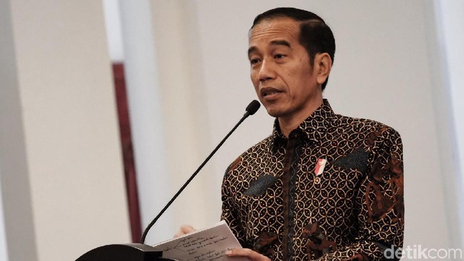Jokowi Sindir Ibu-ibu Pecinta Impor Karena Neraca Dagang Tekor