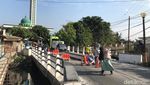 Potret Jembatan di Tegal Alur Jakbar yang Amblas Berminggu-minggu
