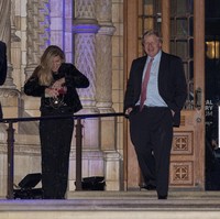 Jalinan asmara antara Boris dan Carrie mulai mengemuka pada akhir 2018 tak lama setelah  pria 54 tahun itu bercerai dari sang istri. Menurut pemberitaan media Inggris, keduanya sudah berpacaran sejak awal 2018. Foto ini diambil ketika keduanya sedang bersama pada Februari 2018. (Foto: Getty Images)