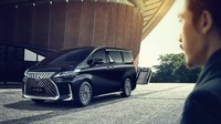 Menurut Adrian, Lexus LM akan diperkenalkan pada awal tahun 2020 mendatang. Istimewa/Dok. Lexus.