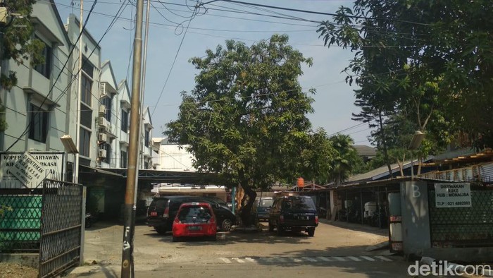 Kantor PT JKI di Jakarta Timur tampak sepi tidak ada aktivitas (Foto: Adelia Putri/detikHealth) Kantor PT JKI di Jakarta Timur tampak sepi tidak ada aktivitas (Foto: Adelia Putri/detikHealth)