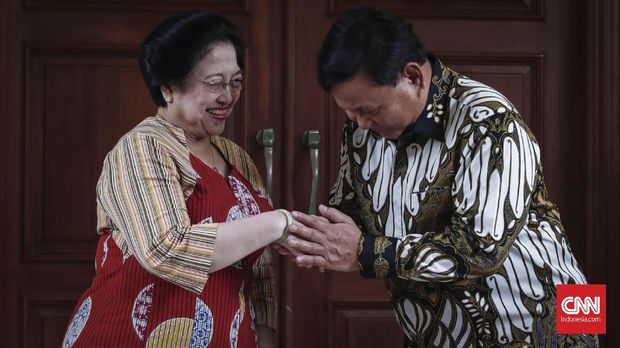 Megawati dan Prabowo Subianto usai bertemu di Teuku Umar, Jakarta, 24 Juli.