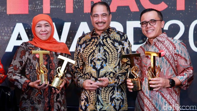Banyuwangi Sabet Dua Gelar Terbaik Sektor Pariwisata dan Infrastruktur Banyuwangi Sabet Dua Gelar Terbaik Sektor Pariwisata dan Infrastruktur