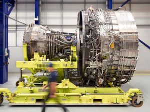Rugi Bandar! Rolls Royce Mau Tutup Pabrik Sementara