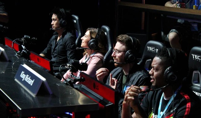 Seperti dilansir dari Famebytes, kekayaan bersih Alinity mencapai $ 600 ribu atau Rp 840 juta dari sebagian besar aktif di Facebook, Instagram, dan Twitter. Foto: Instagram