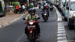 Jangan Ditiru! Aksi Lawan Arus di Pal Merah