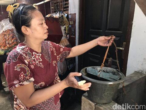 Warga Muara Baru Jakarta Utara