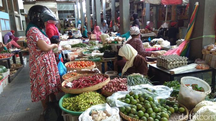 Foto: Harga Kebutuhan Pokok di Lampongan (Eko Sudjarwo/detikFinance) Foto: Harga Kebutuhan Pokok di Lampongan (Eko Sudjarwo/detikFinance)
