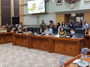 Komisi III-Menkum HAM Rapat Bahas Pertimbangan Amnesti Baiq Nuril