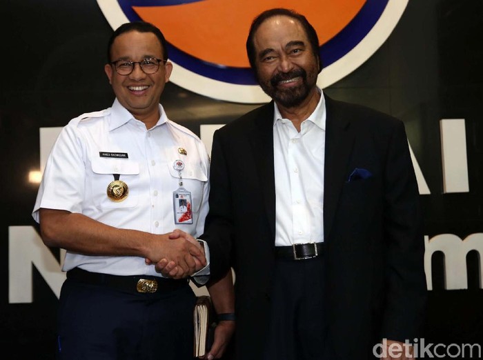Gubernur DKI Jakarta Anies Baswedan dan Ketum NasDem Surya Paloh memberikan keterangan pers seusai melakukan pertemuan. Begini suasananya.