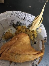 Demi Makan Gratis di Kereta, Pria India Ini Masukkan Kadal ke Dalam Makanannya Sendiri